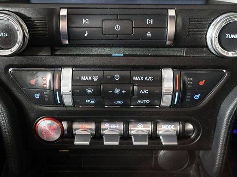 Used 2018 Ford Mustang GT Premium w/ Equipment Group 401A RWD image 41