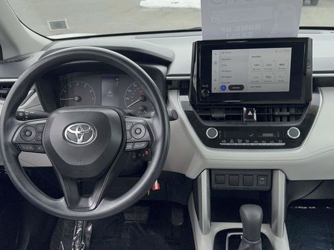 Used 2024 Toyota Corolla Cross L image 12