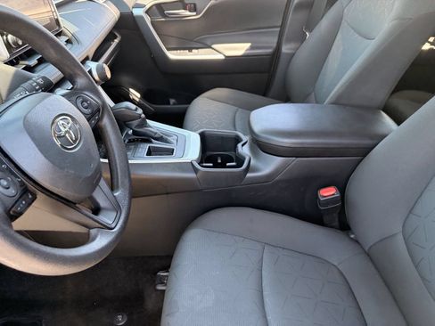 Used 2024 Toyota RAV4 XLE FWD image 15