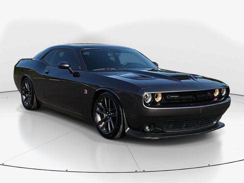 Used 2020 Dodge Challenger R/T Scat Pack w/ Driver Convenience Group RWD image 2