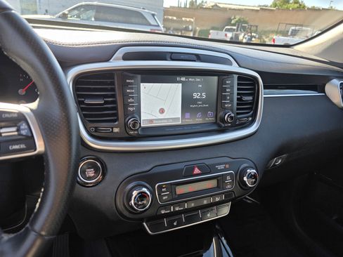 Used 2019 Kia Sorento SX image 14