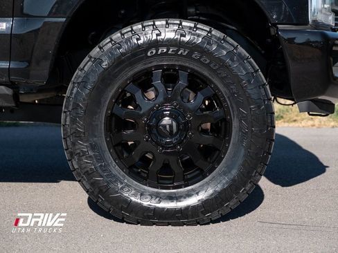 Used 2019 Ford F350 Limited image 8