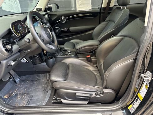 Certified 2023 MINI Cooper SE image 9