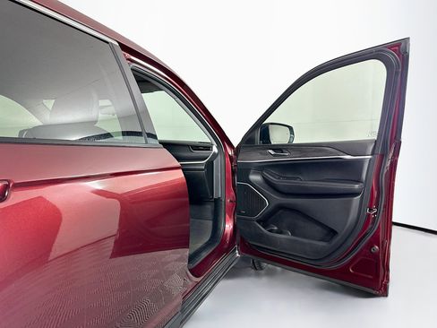 Used 2021 Jeep Grand Cherokee L Limited w/ Luxury Tech Group II image 34