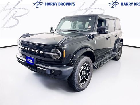 Used 2025 Ford Bronco Outer Banks AWD/4WD image 1