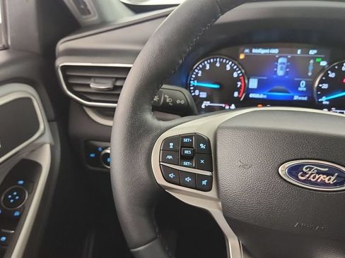 Used 2023 Ford Explorer XLT w/ Equipment Group 202A AWD/4WD image 22