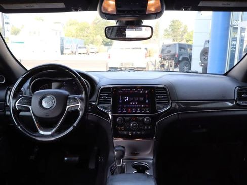 Used 2019 Jeep Grand Cherokee Overland AWD/4WD image 13