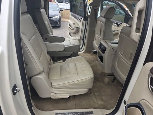 Used 2015 GMC Yukon XL Denali w/ Touring Package RWD image 21