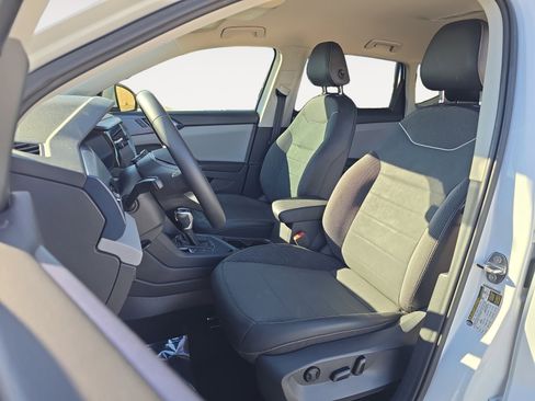 Used 2023 Volkswagen Taos SE image 18