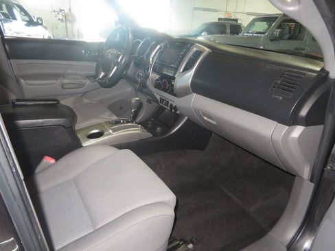 Used 2012 Toyota Tacoma 4x4 Double Cab image 36