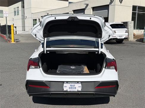 New 2026 Hyundai Elantra Blue image 18