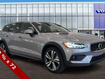 New 2026 Volvo V60 B5 Cross Country Plus w/ Climate Package