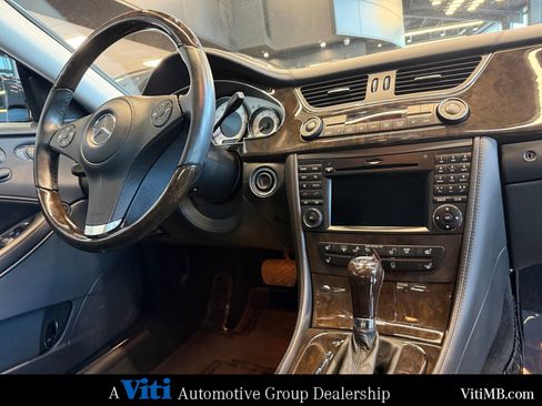 Used 2010 Mercedes-Benz CLS 550 image 30
