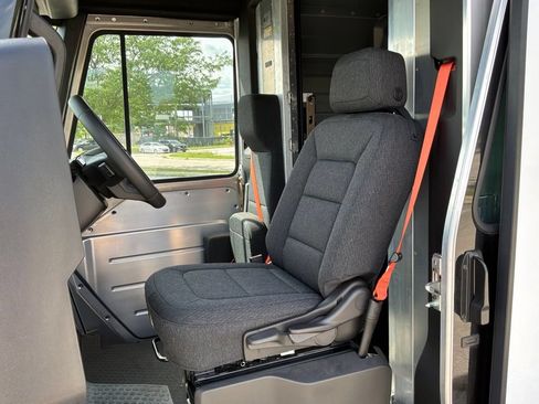 Used 2024 Chevrolet Brightdrop 600 w/ Commercial Equipment Package AWD/4WD image 9