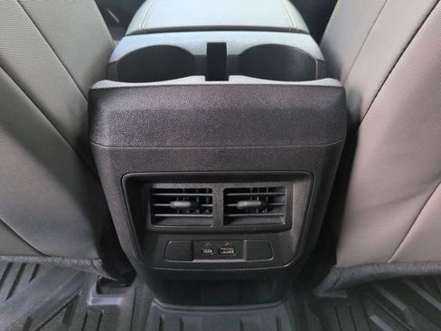 Used 2024 Chevrolet Colorado ZR2 w/ Technology Package AWD/4WD image 24