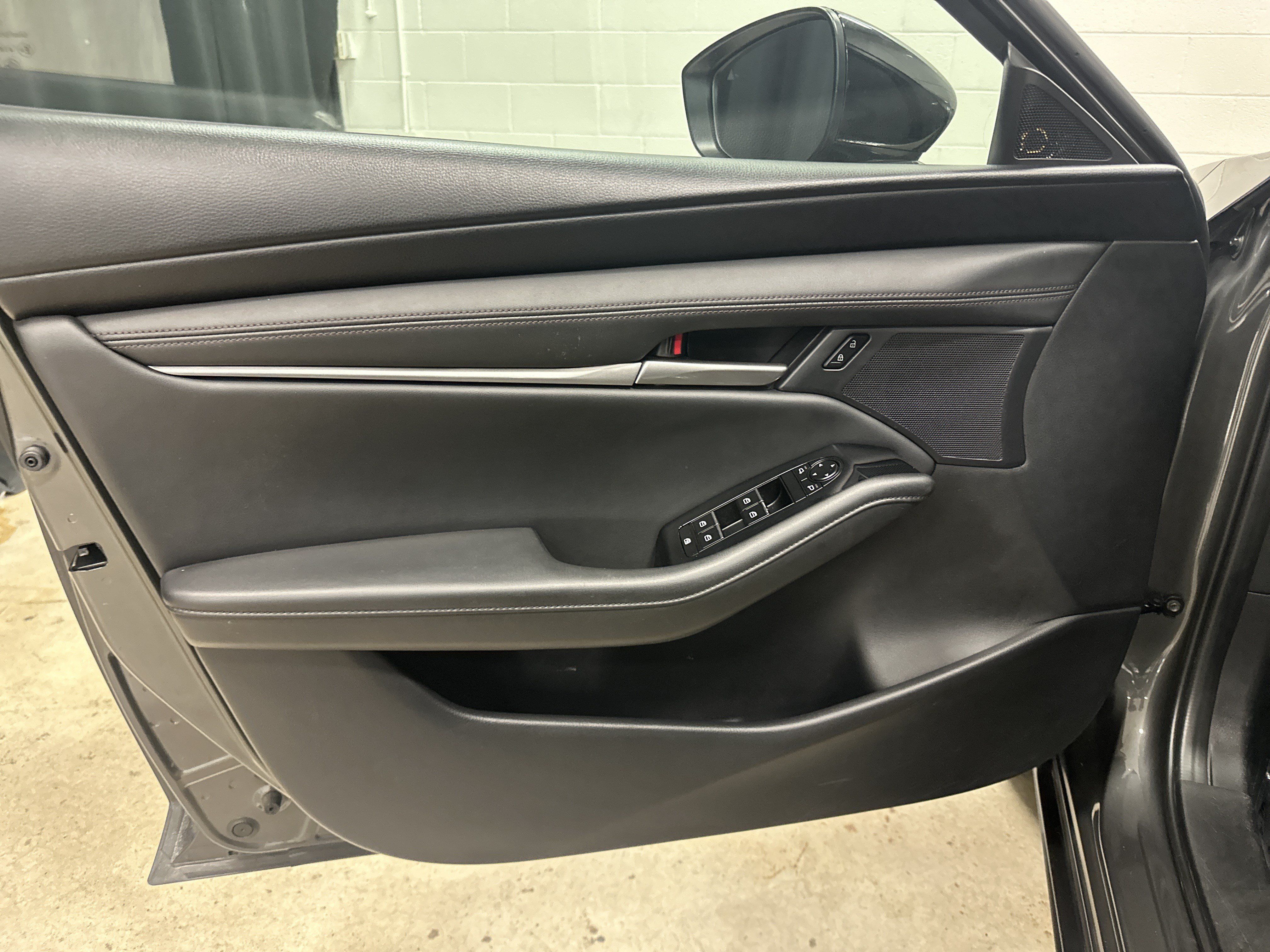 Used 2025 MAZDA MAZDA3 s Sport FWD image 14