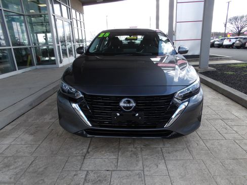 Certified 2025 Nissan Sentra SV image 2