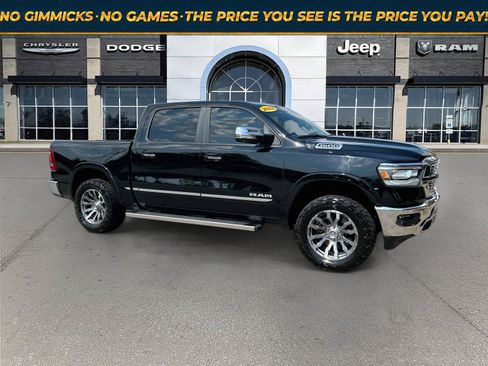 Used 2022 RAM 1500 Laramie AWD/4WD image 1