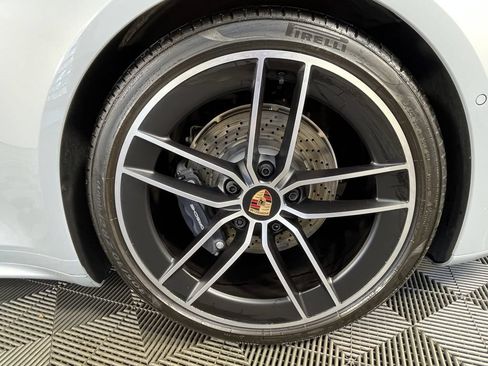 Used 2025 Porsche 911 Carrera RWD image 15