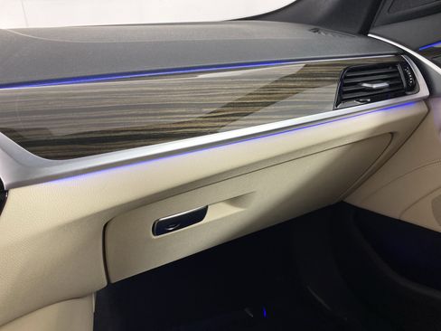 Used 2019 BMW 530i xDrive w/ Convenience Package image 31