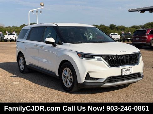 Used 2022 Kia Carnival LX FWD image 1