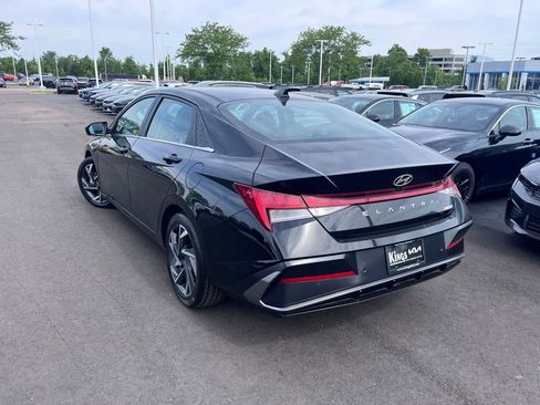Used 2024 Hyundai Elantra Limited FWD image 5