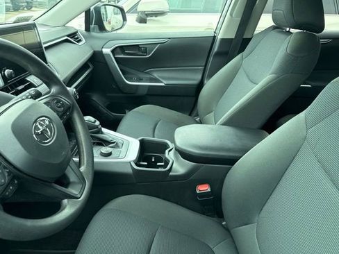 Used 2025 Toyota RAV4 LE AWD/4WD image 3