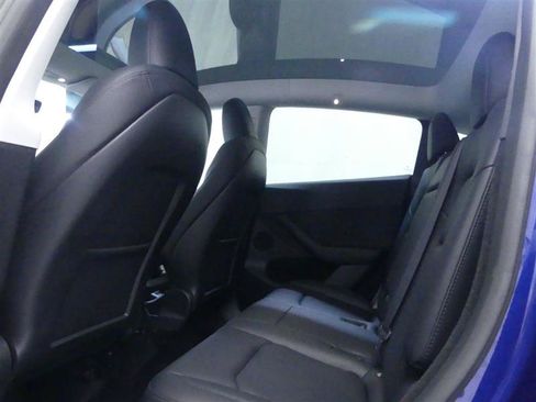Used 2023 Tesla Model Y Performance AWD/4WD image 24