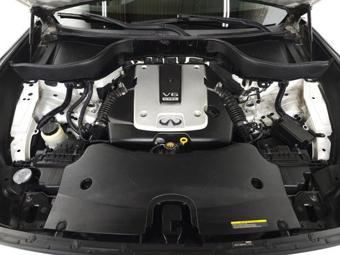 Used 2017 INFINITI QX70 AWD w/ Premium Package image 36