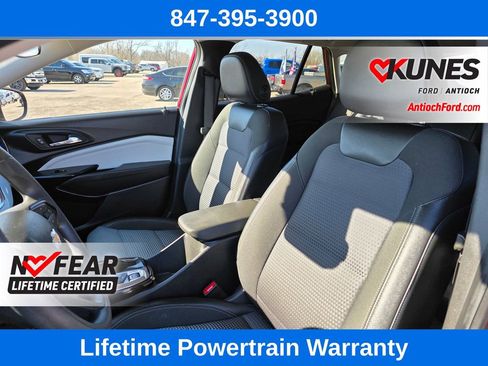 Used 2025 Chevrolet Trax LT image 16