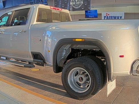 Used 2023 GMC Sierra 3500 Denali image 4