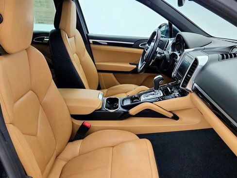 Used 2017 Porsche Cayenne S w/ Premium Package AWD/4WD image 24