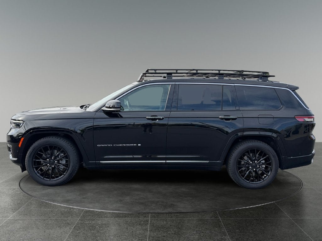 Used 2023 Jeep Grand Cherokee L Summit AWD/4WD image 5