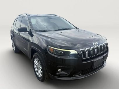 Used 2019 Jeep Cherokee Latitude w/ Popular Appearance Group