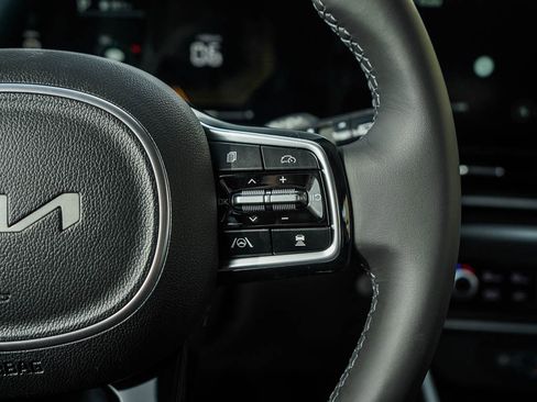 New 2026 Kia Carnival LXS image 22