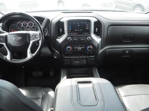 Used 2020 Chevrolet Silverado 1500 LT Trail Boss AWD/4WD image 16
