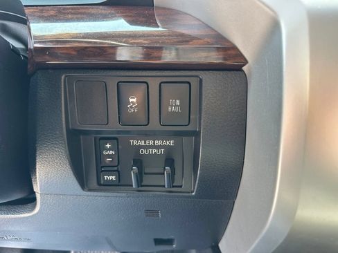 Used 2016 Toyota Tundra Limited RWD image 18