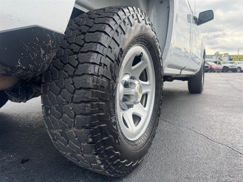 Used 2018 Chevrolet Silverado 1500 W/T w/ Trailering Package image 9