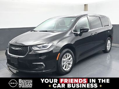 Used 2024 Chrysler Pacifica Touring-L