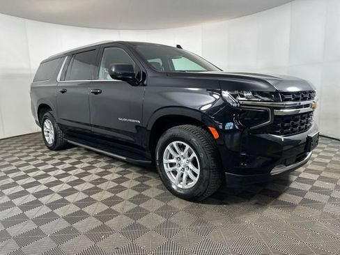 Used 2021 Chevrolet Suburban LS image 2