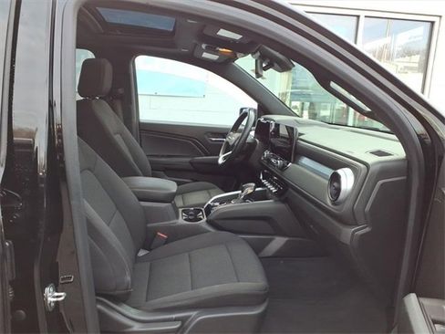 Used 2023 Chevrolet Colorado LT w/ LT Convenience Package II image 19