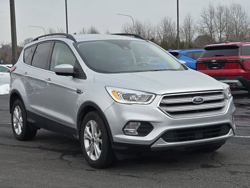 Used 2019 Ford Escape SEL image 2