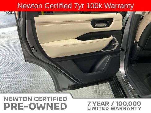Used 2025 Nissan Armada Platinum Reserve AWD/4WD image 79