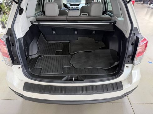 Used 2017 Subaru Forester 2.5i Limited AWD/4WD image 9