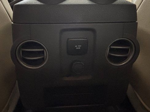 Used 2015 Ford F250 Lariat w/ Lariat Ultimate Package AWD/4WD image 31