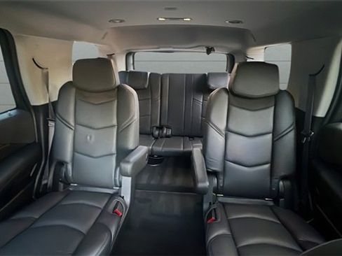 Used 2017 Cadillac Escalade Premium Luxury w/ LPO, Radiant Package image 18