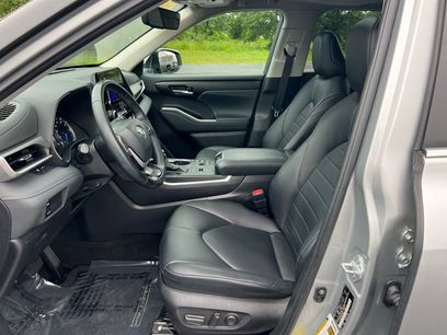 Used 2023 Toyota Highlander XLE