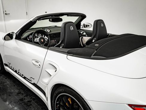 Used 2011 Porsche 911 Turbo S image 29