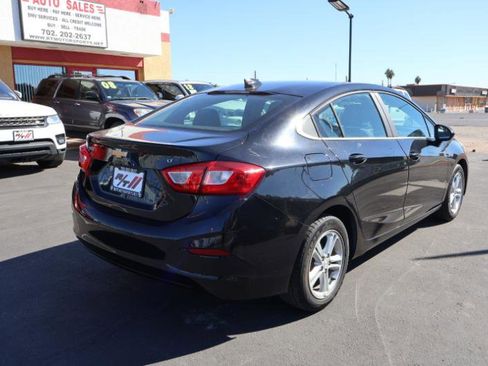 Used 2018 Chevrolet Cruze LT image 7