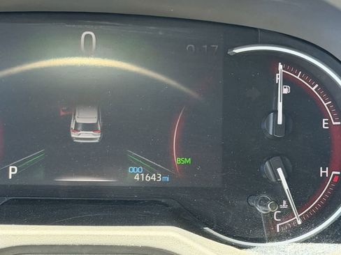 Used 2025 Toyota RAV4 XLE FWD image 16